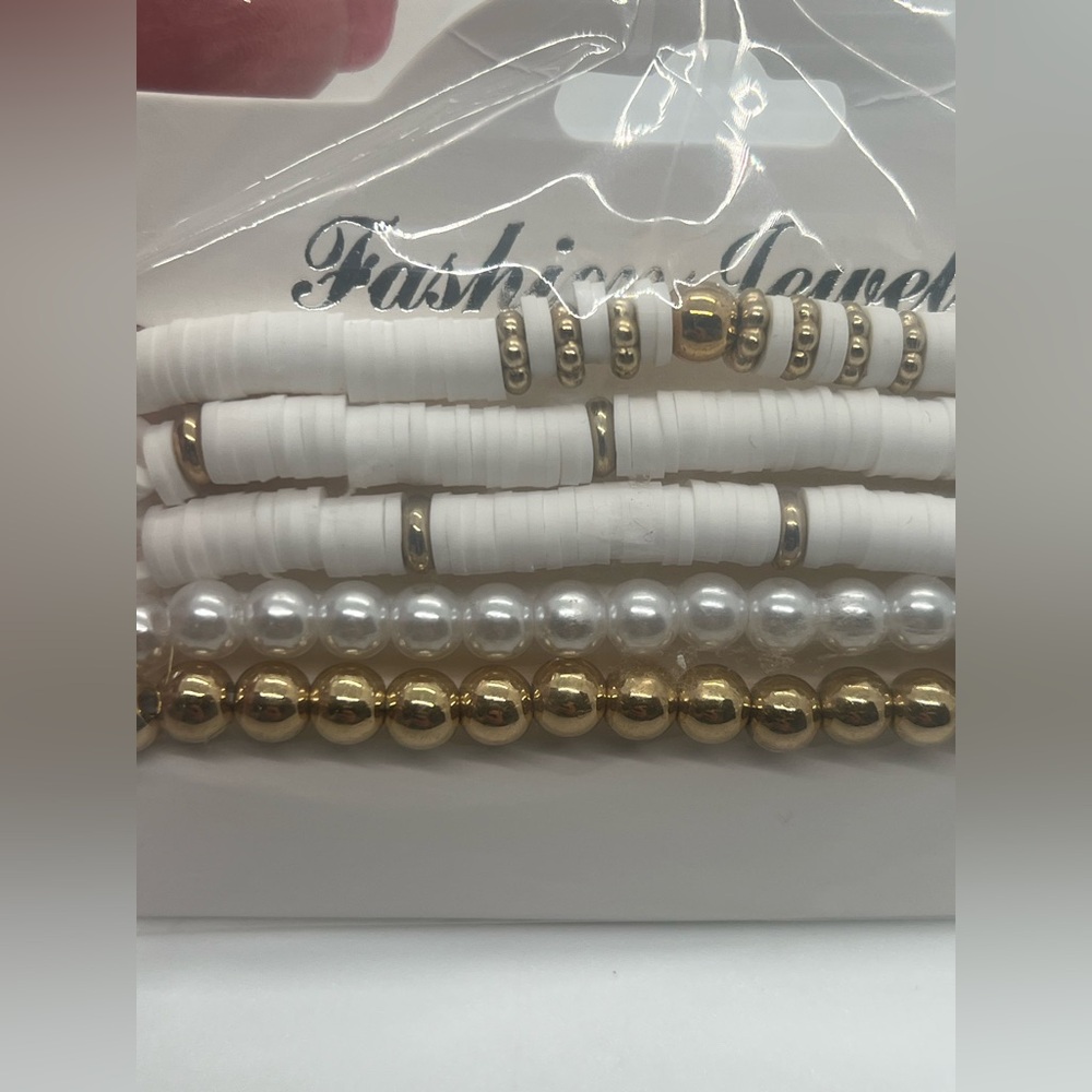 Fashion Jewelry bracelets, white and gold, 5 count